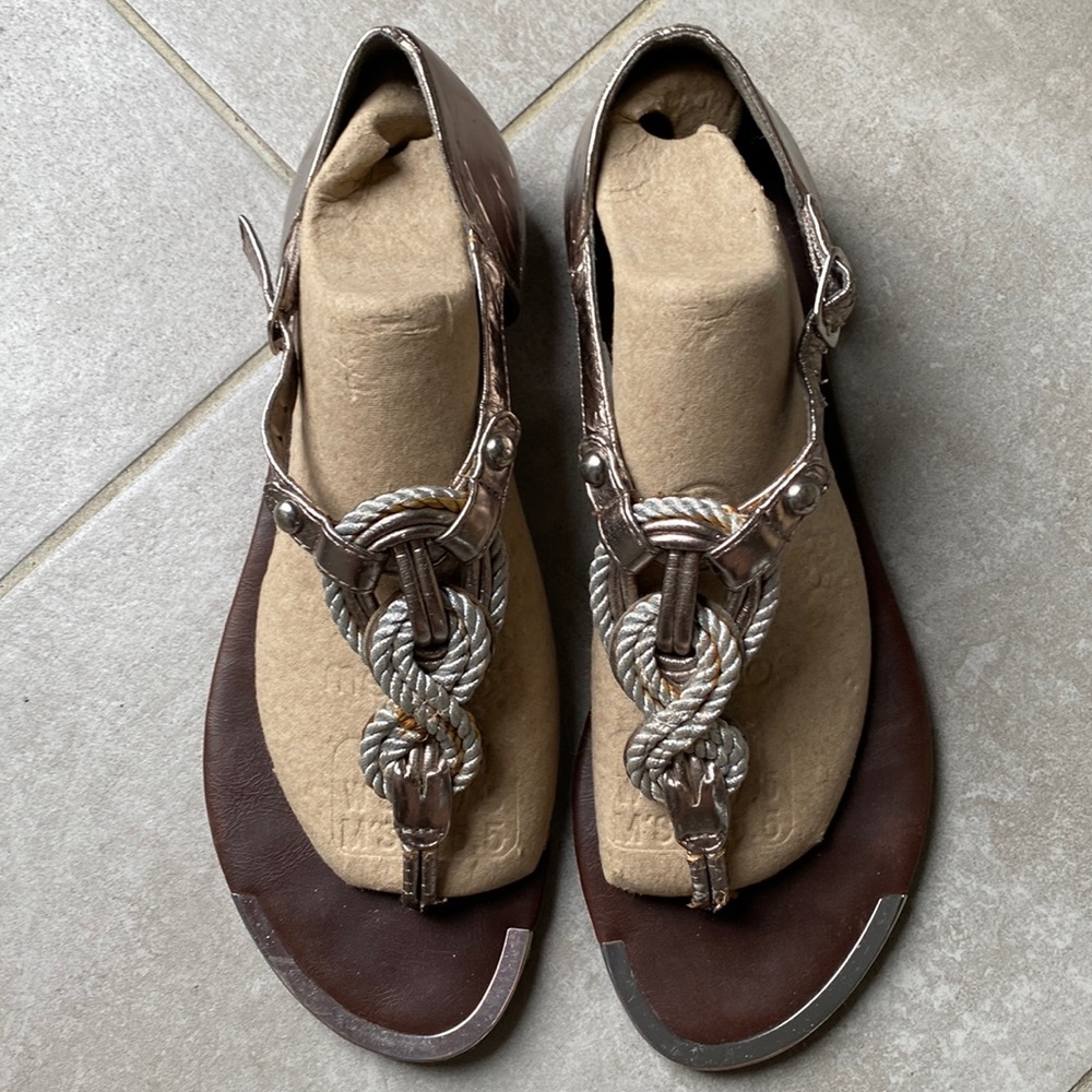 Dolce vita sandals